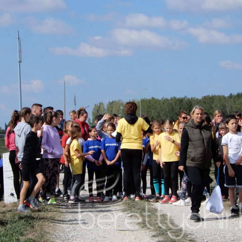 Mezei futóbajnokság Berettyóújfaluban 30